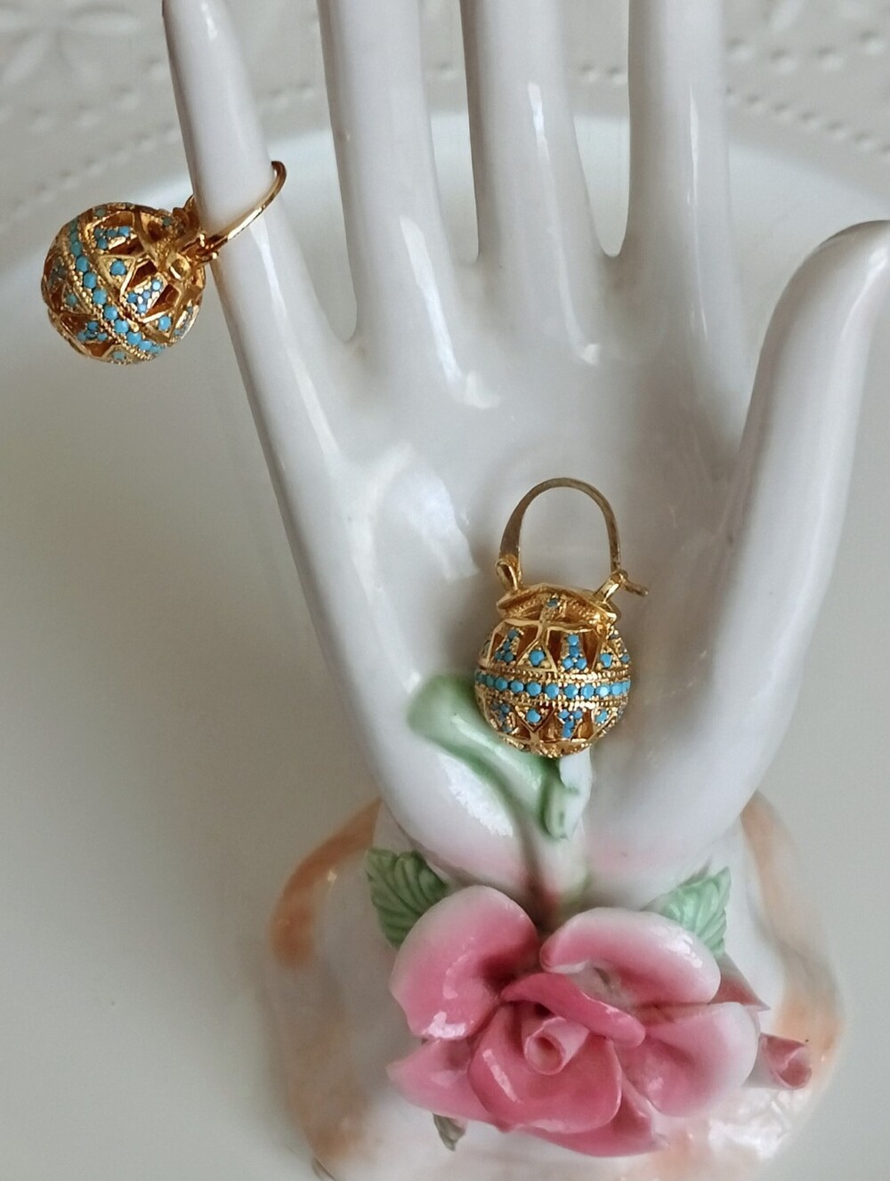 NWOT Gold Tone Turquoise Ball Dangle Hoop Earrings (1" L)